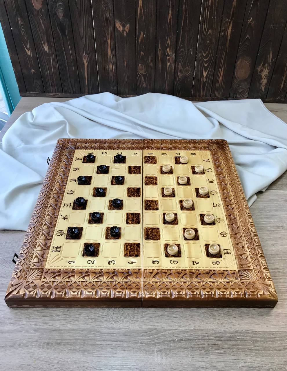 Exklusives Schachspiel und Backgammonbrett aus Holz, handgefertigtes Schachbrett aus Holz