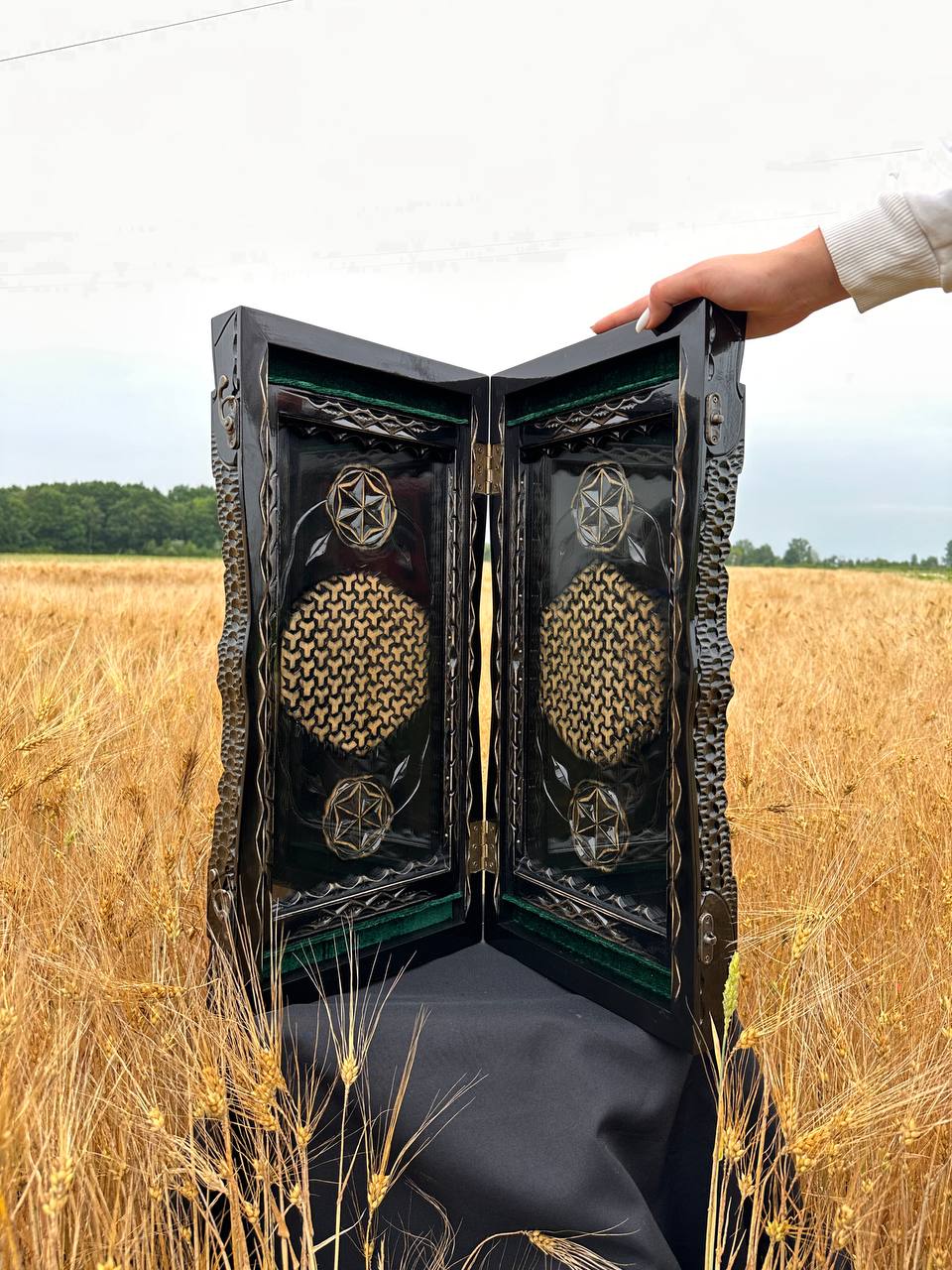 Collector's Edition Wooden Backgammon – Hand-Carved Wood with Glass Board – 58×28 cm | Gift-ready | Free Global Delivery