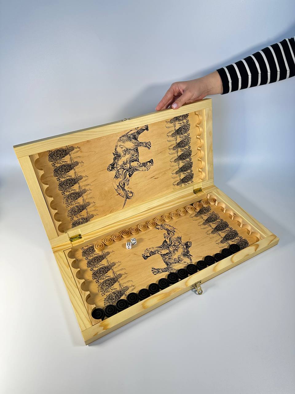 Erlesene Schachfiguren zum Sammeln für Ihr Spielbrett. Als Geschenk geeignet.