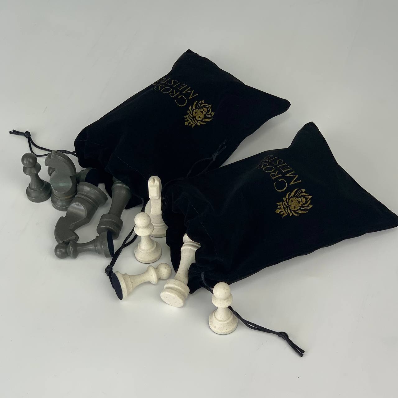 Schachfiguren aus Acrylstein, König 10,5 cm. Hochwertiges Spielzubehör. Als Geschenk geeignet