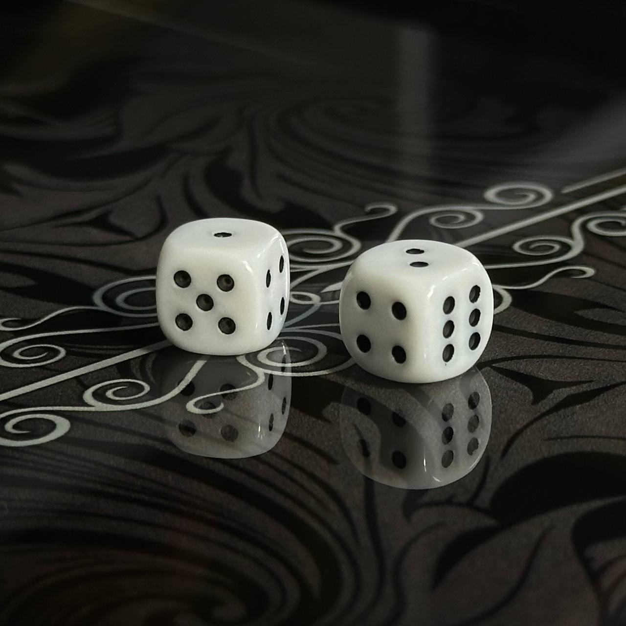 Jeu de backgammon en verre luxueux fait main 61 x 27 cm. Personnalisé, prêt à offrir