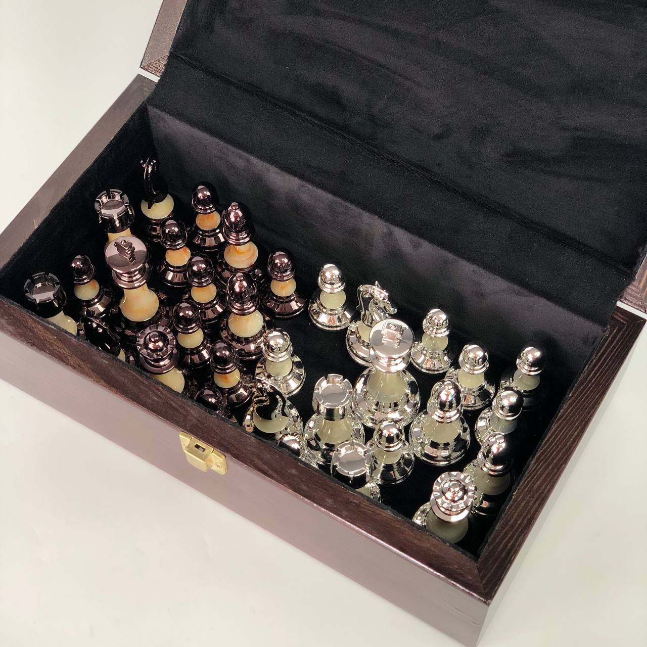 Schachfiguren aus Acryl, König 9 cm. Exklusives Spielzubehör. Als Geschenk geeignet