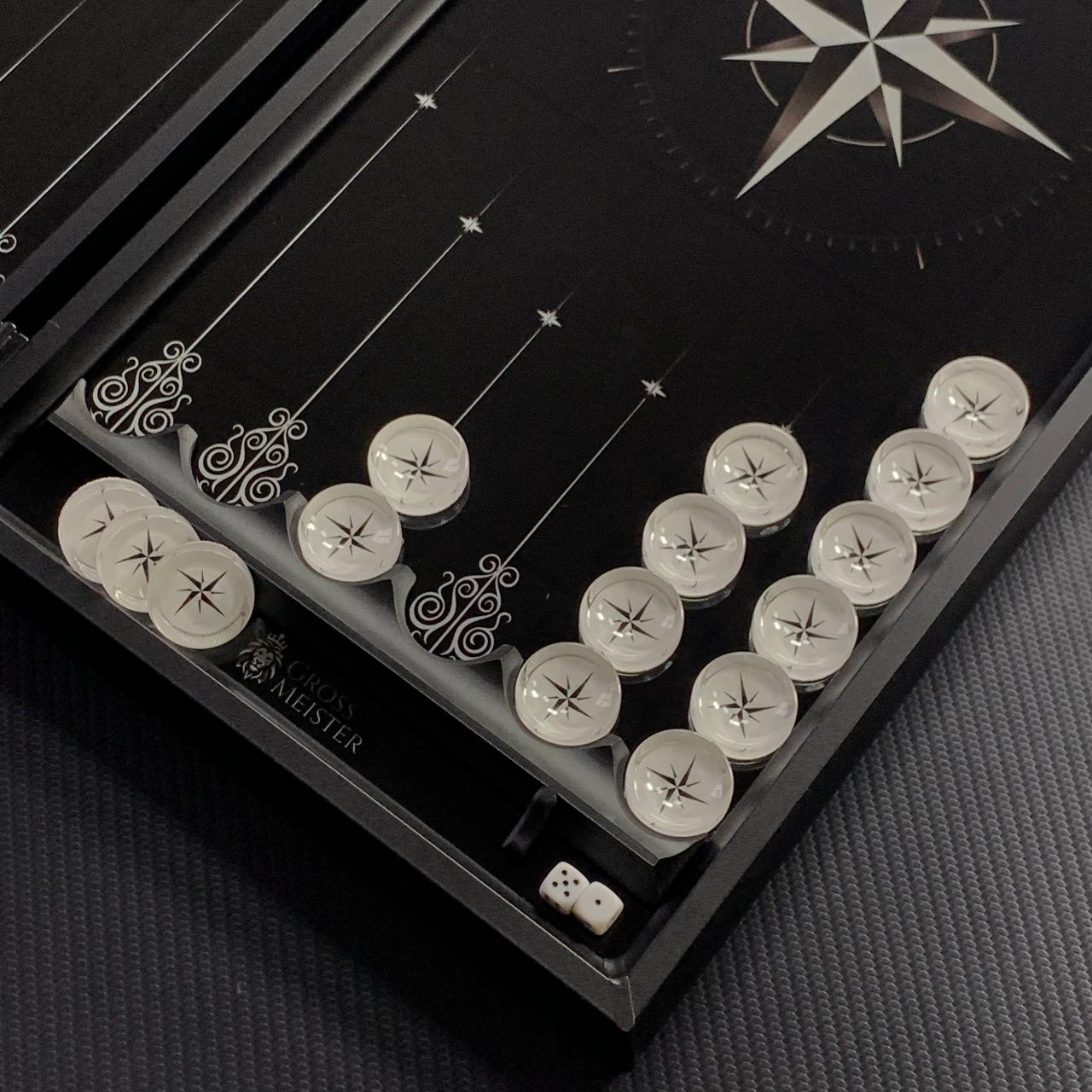 Jeu de backgammon en verre de luxe fait à la main 61 x 27 cm. Personnalisé, prêt à offrir