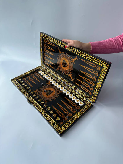 Luxuriöses Backgammon aus schwarzem Acrylstein „Viking“ 60×30cm, individuelles Backgammon limitiert