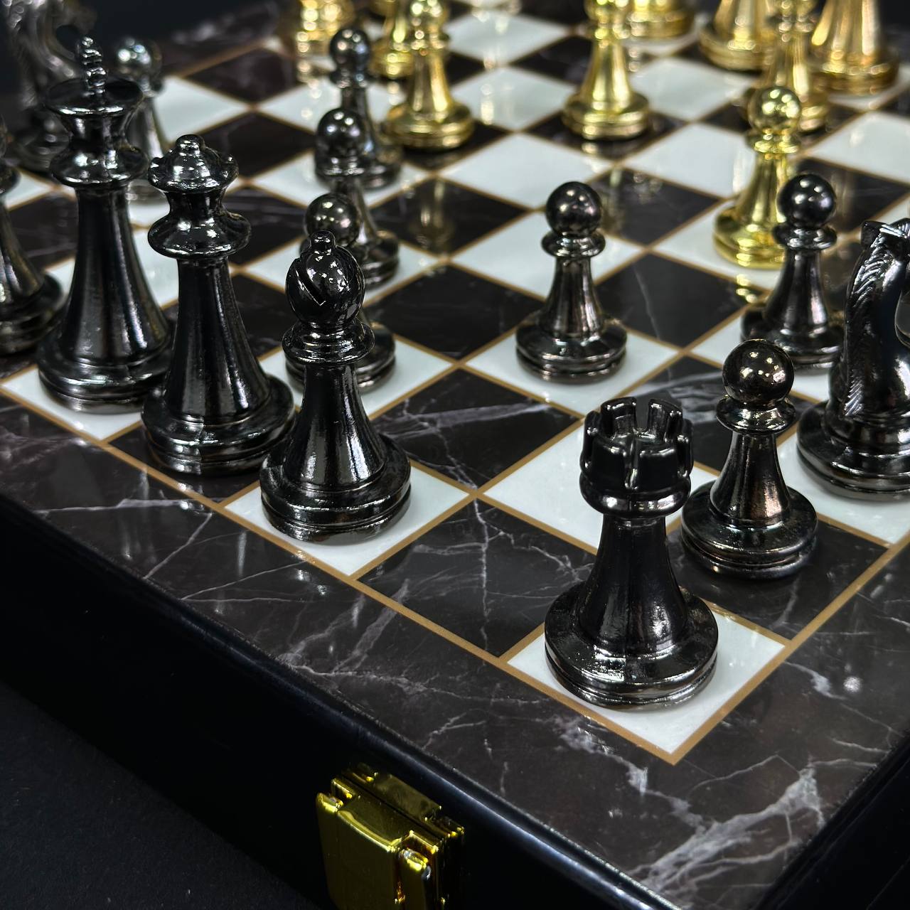 Chess Set with Imitation Marble and Metal Pieces (29x29 cm), Wooden chess set. Gift-ready. Art. 198027