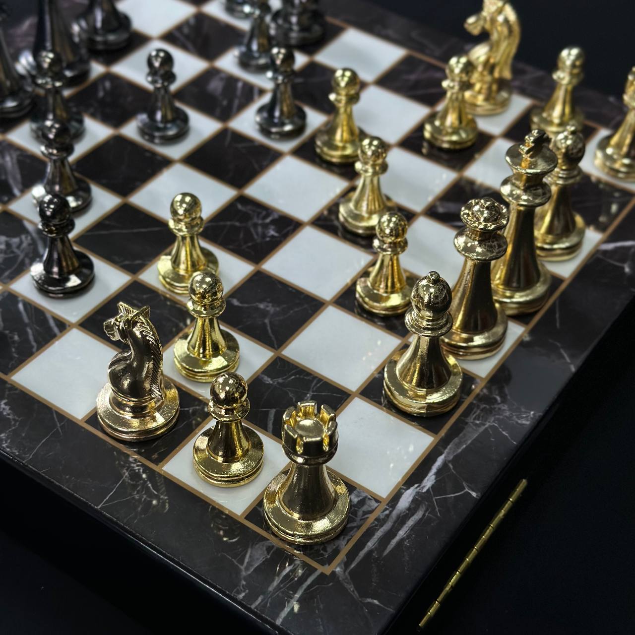 Chess Set with Imitation Marble and Metal Pieces (29x29 cm), Wooden chess set. Gift-ready. Art. 198027