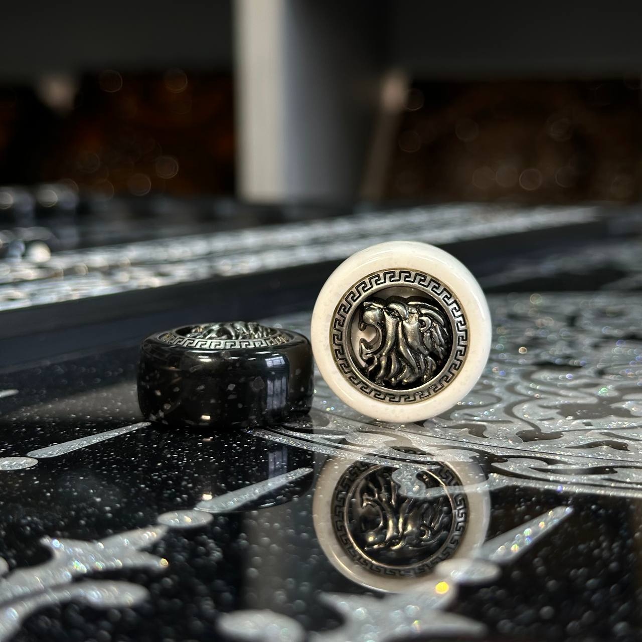 Backgammon de piedra acrílica negra de lujo "Silver Lion" 60×30cm, tablero de piedra