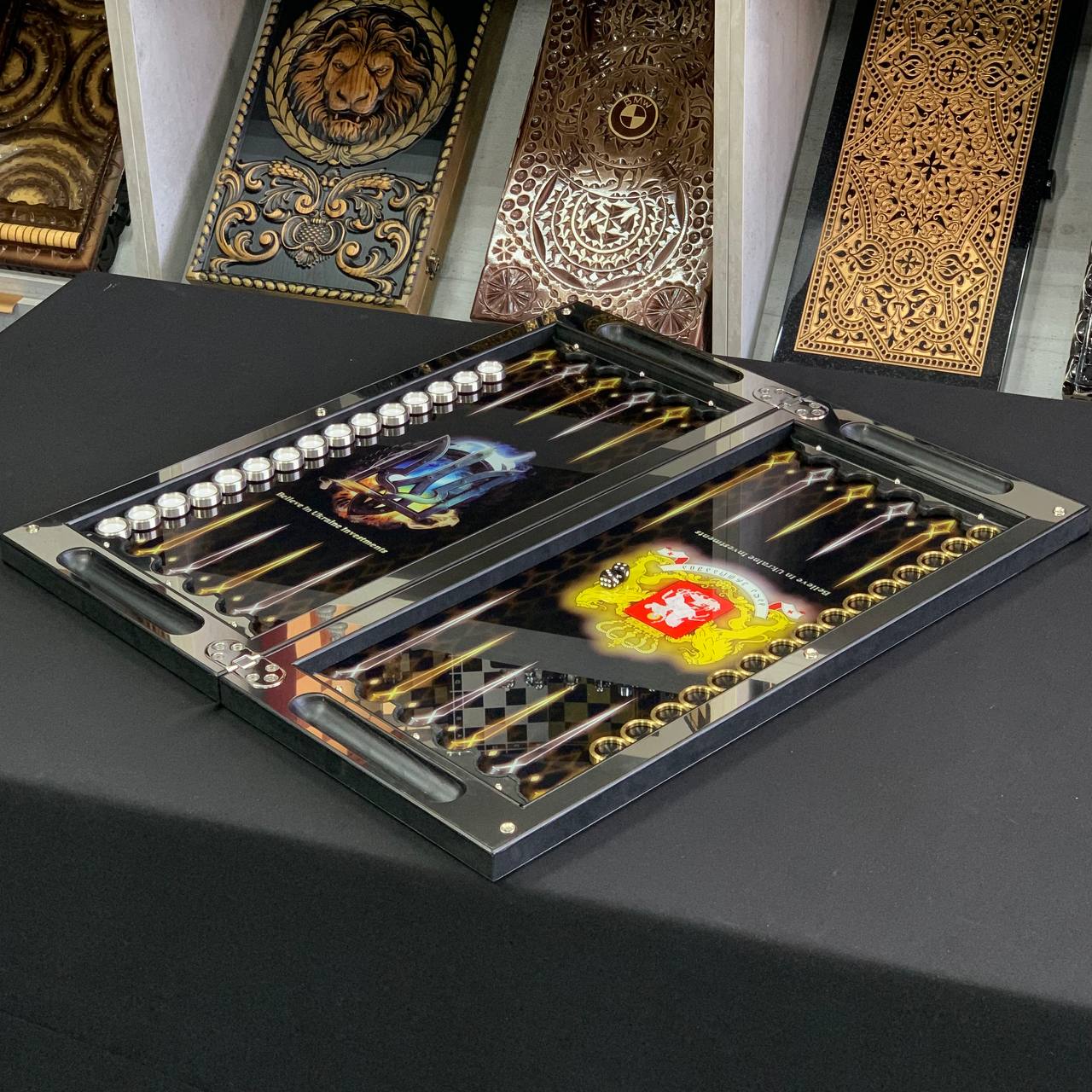 Backgammon de metal 60×30 cm, zona de juego de cristal