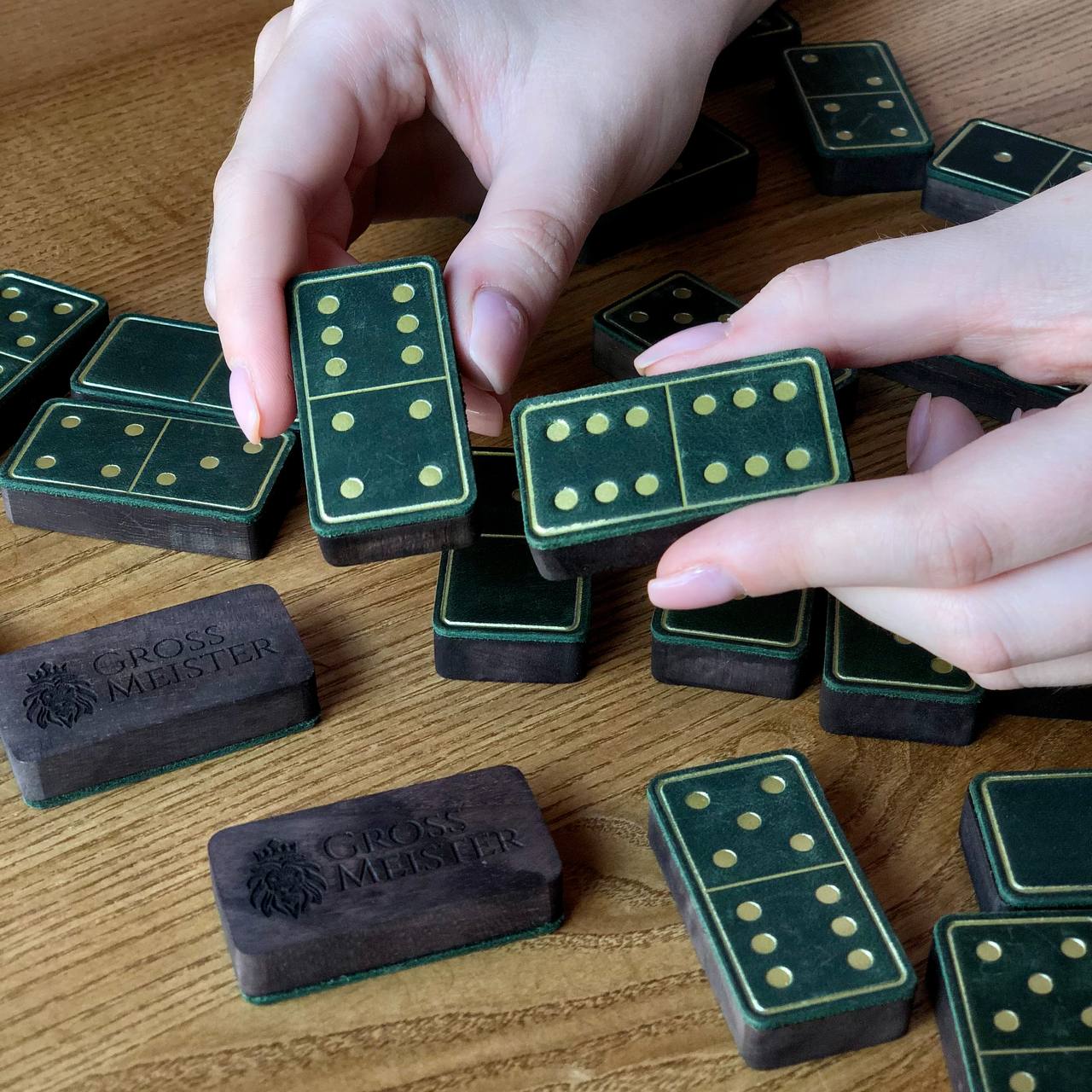 Luxury Domino set from Wood and Elegant Leather, 52*27*12mm green dominoes, Gift-ready