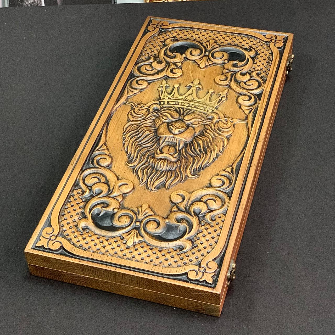 Jeu de backgammon en bois "Roi Lion", 46*23cm. Prêt à offrir