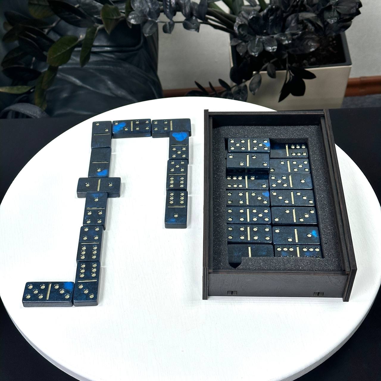 Dominoes Set Handmade Epoxy resin Car Brand 47*24*10mm in box. Gift-ready and Customized