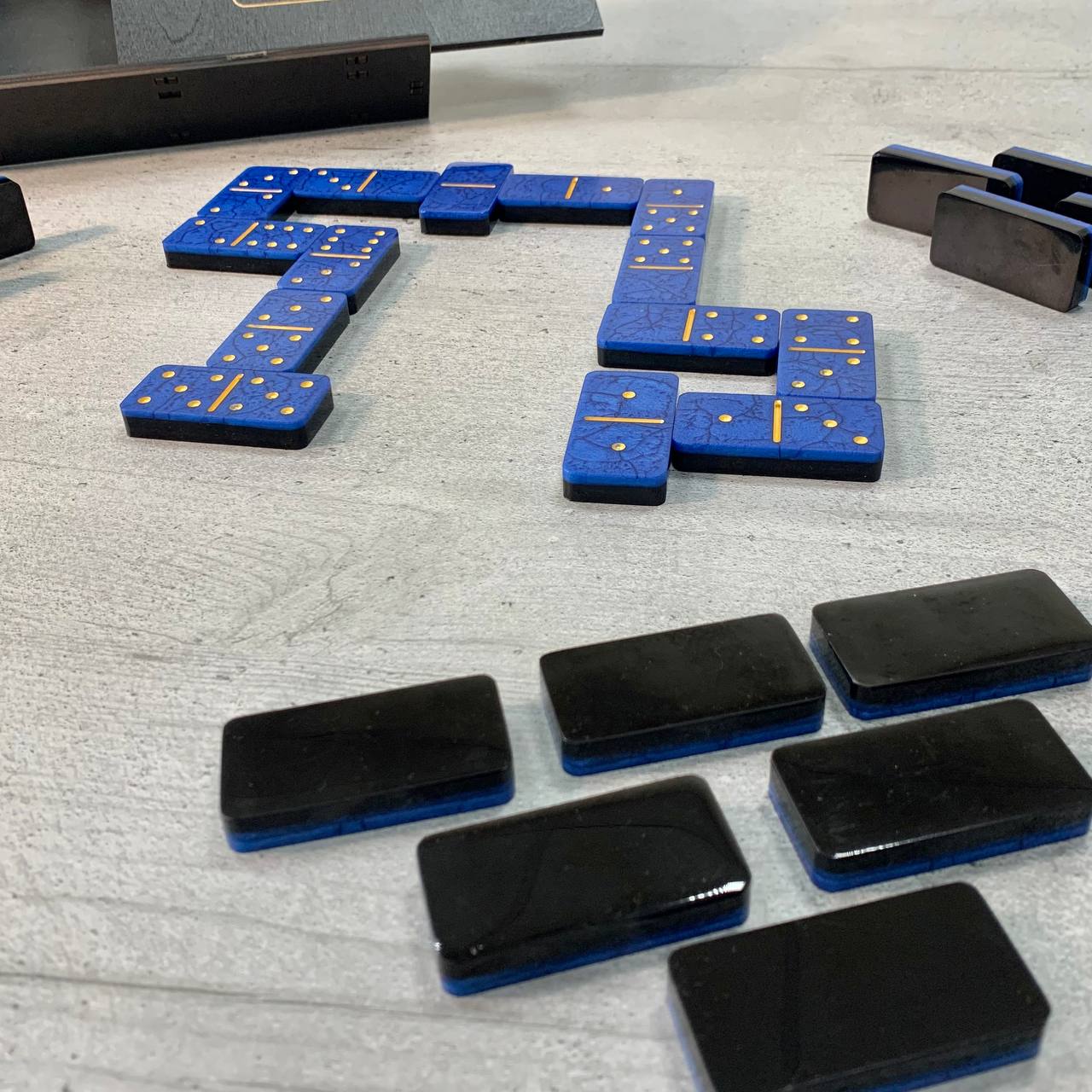 Dominos en résine époxy - Ensemble bleu vif pour vos soirées de jeu 60*30mm. Prêt à offrir.