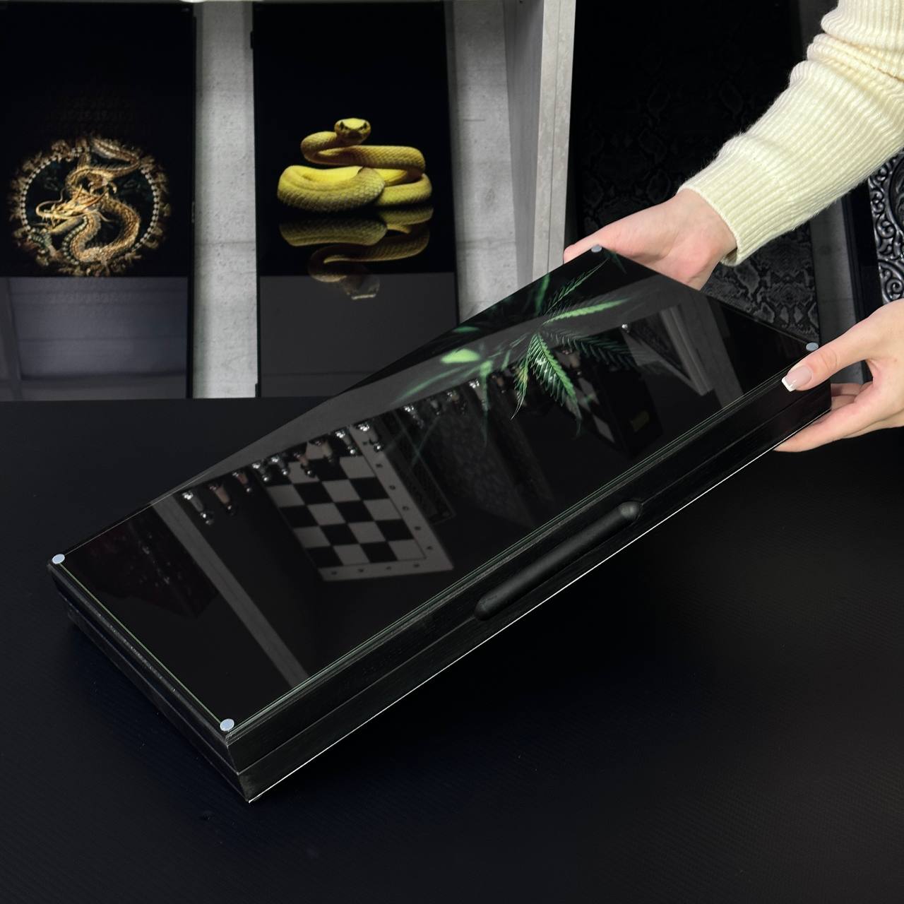 Luxury Glass Backgammon Set with Canabbis design, Wooden Backgammon, Customized and Gift-ready