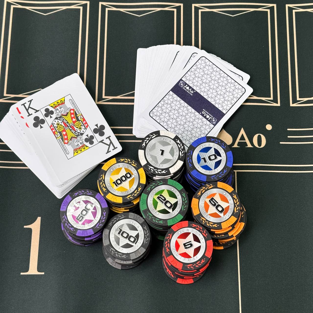 Poker 300 Chips Set: The Ultimate Poker Experience with Free International Shipping Gift-ready Unusual