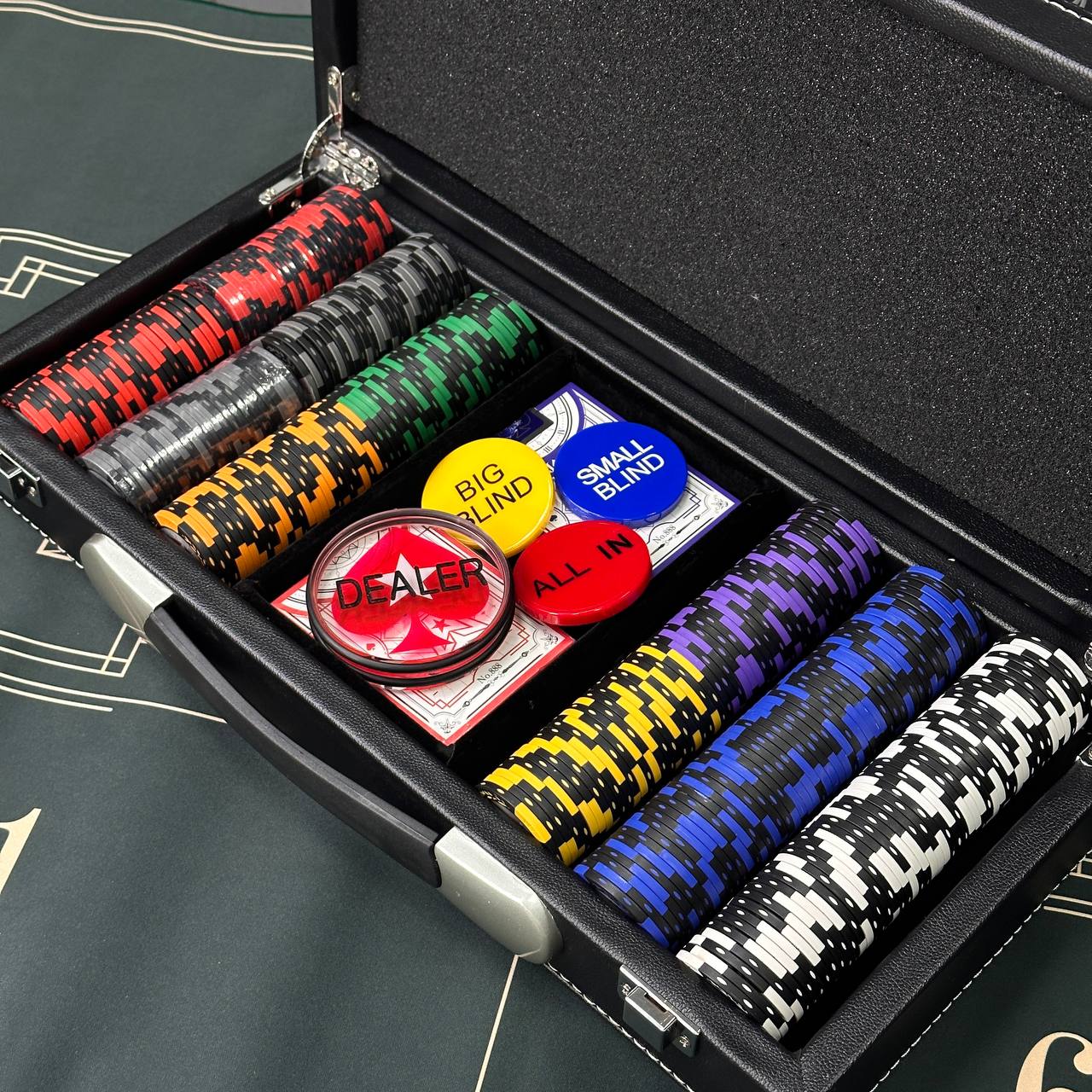 Poker 300 Chips Set: The Ultimate Poker Experience with Free International Shipping Gift-ready Unusual